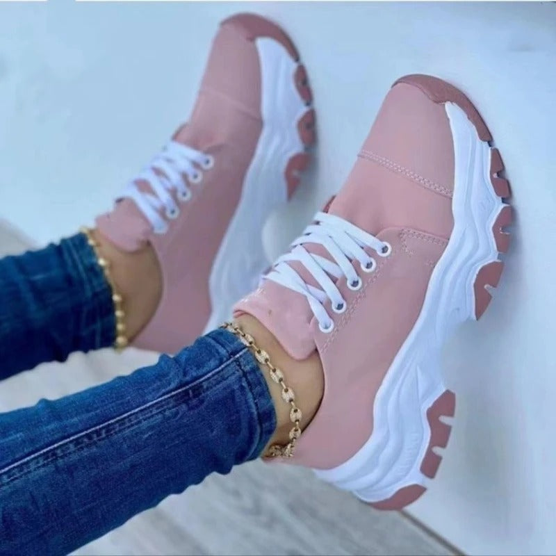 Elegantní a detailní podpůrné tenisky