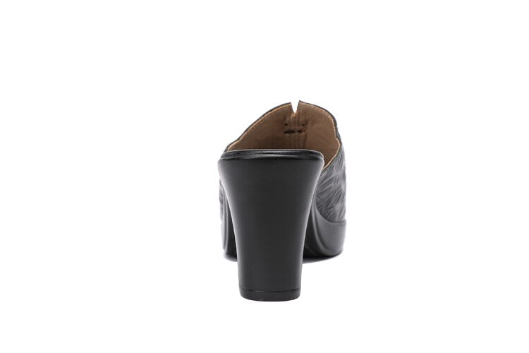 Podpůrné a módní ortopedické letní sandály