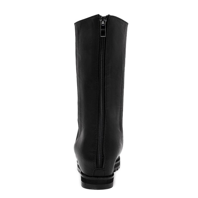 Elegantní a detailní podpůrné letní boty
