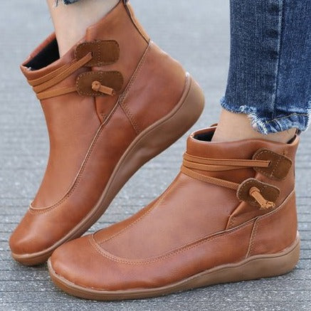 Elegantní a detailně propracovaná podpůrná obuv